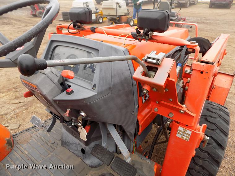 image for item DF2917 Kubota L3410 MFWD tractor