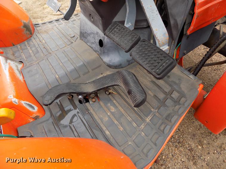 image for item DF2917 Kubota L3410 MFWD tractor