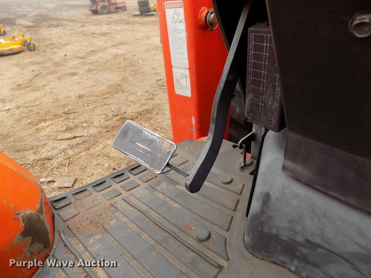 image for item DF2917 Kubota L3410 MFWD tractor