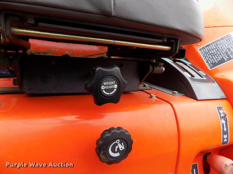 image for item DF2917 Kubota L3410 MFWD tractor