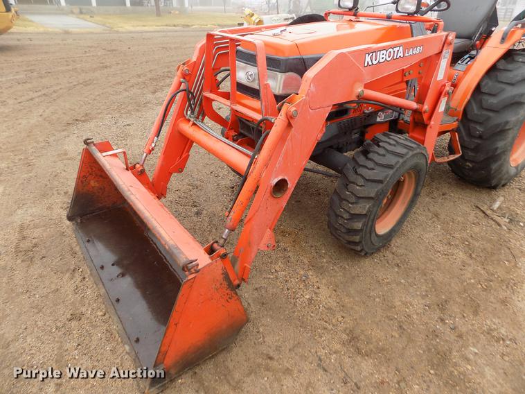 image for item DF2917 Kubota L3410 MFWD tractor