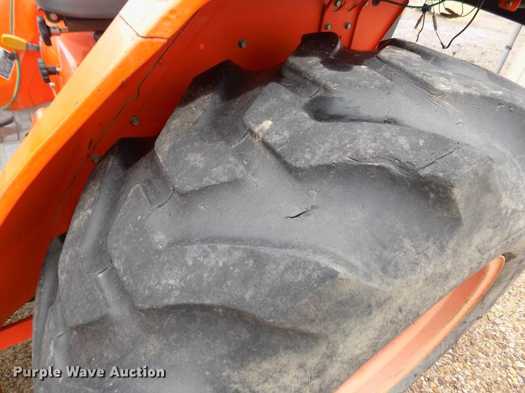 image for item DF2917 Kubota L3410 MFWD tractor