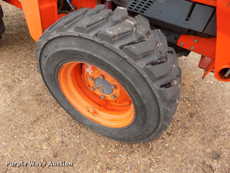image for item DF2917 Kubota L3410 MFWD tractor