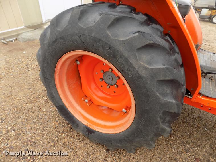image for item DF2917 Kubota L3410 MFWD tractor