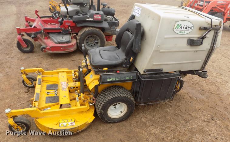 image for item DF2918 Walker MDDGHS ZTR lawn mower