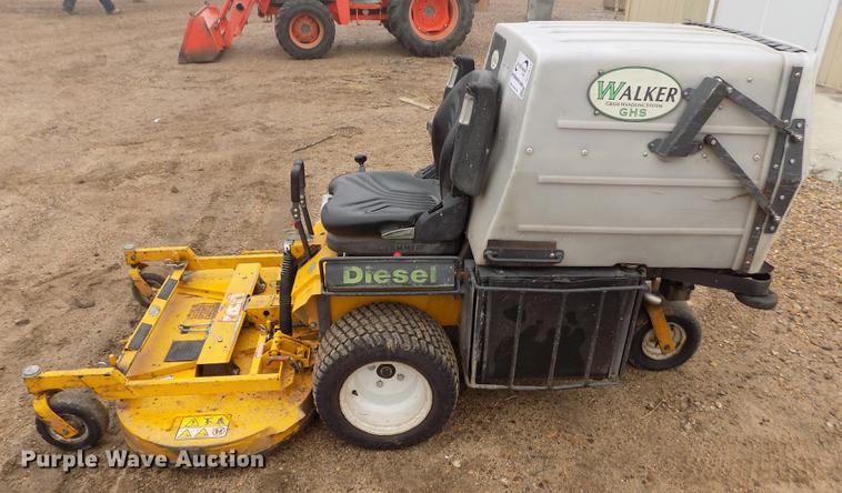 image for item DF2919 Walker MDDGHS ZTR lawn mower