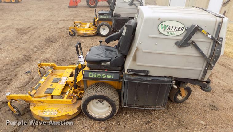 image for item DF2920 Walker MDDGHS ZTR lawn mower