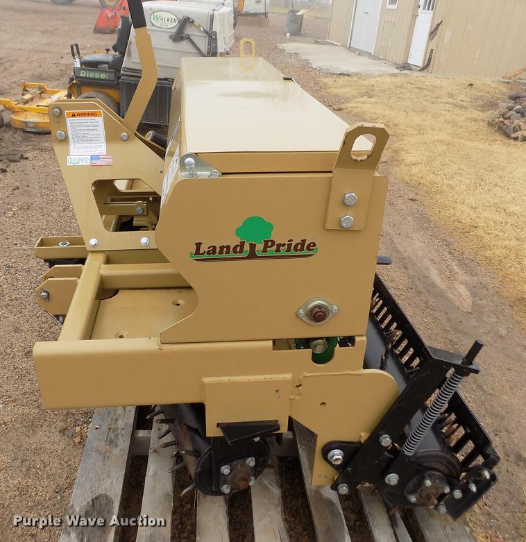 image for item DF2921 Land Pride APS1572 grass drill