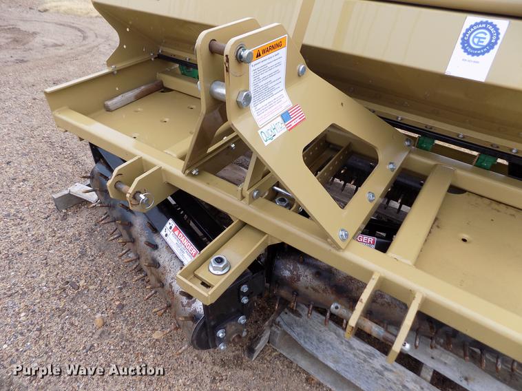 image for item DF2921 Land Pride APS1572 grass drill