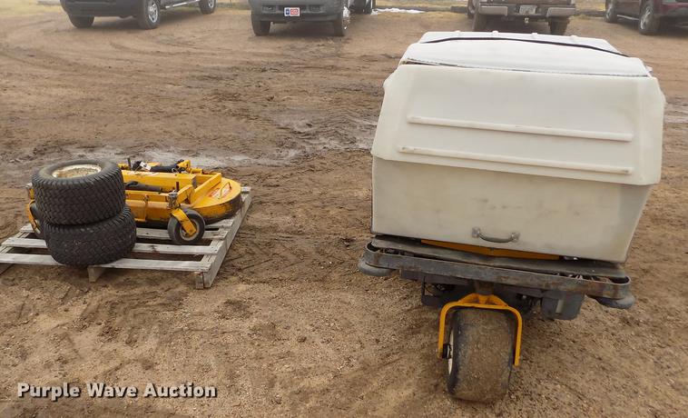 image for item DF2922 Walker MTGHS ZTR lawn mower