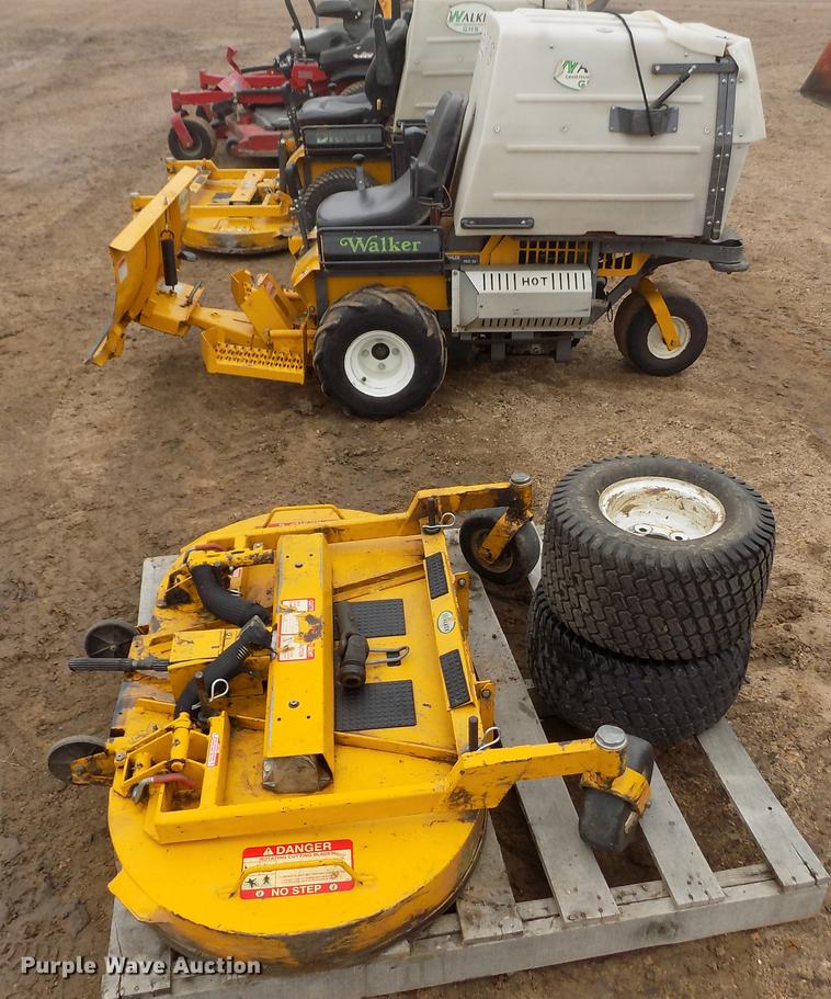 image for item DF2922 Walker MTGHS ZTR lawn mower