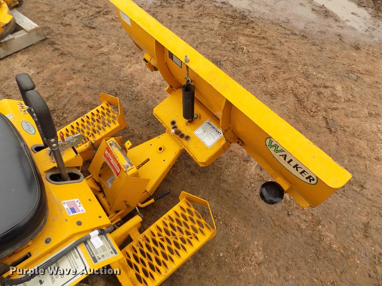 image for item DF2922 Walker MTGHS ZTR lawn mower