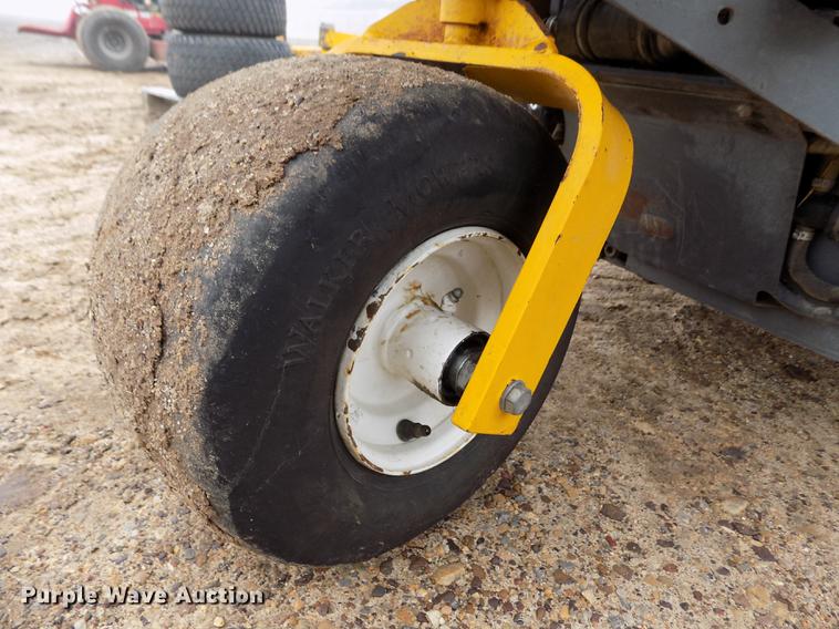 image for item DF2922 Walker MTGHS ZTR lawn mower