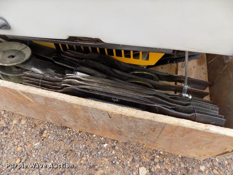 image for item DF2924 Walker MTCHS lawn mower