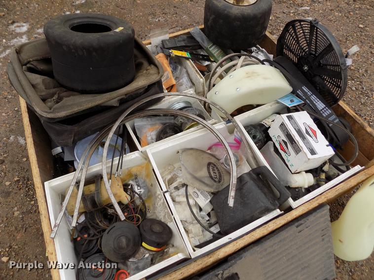 image for item DF2924 Walker MTCHS lawn mower