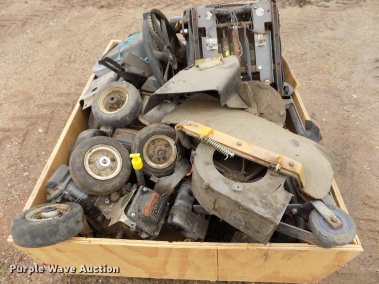 image for item DF2924 Walker MTCHS lawn mower