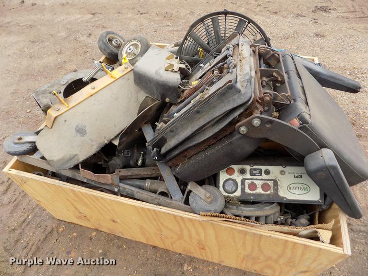 image for item DF2924 Walker MTCHS lawn mower