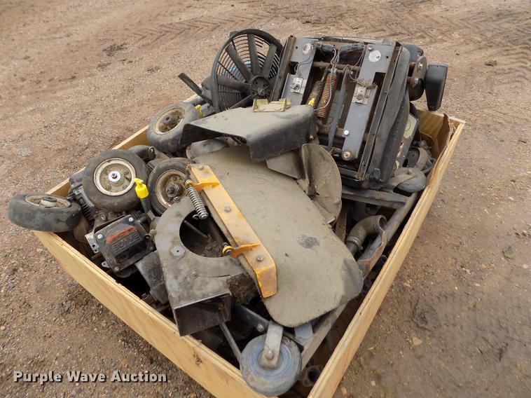 image for item DF2924 Walker MTCHS lawn mower