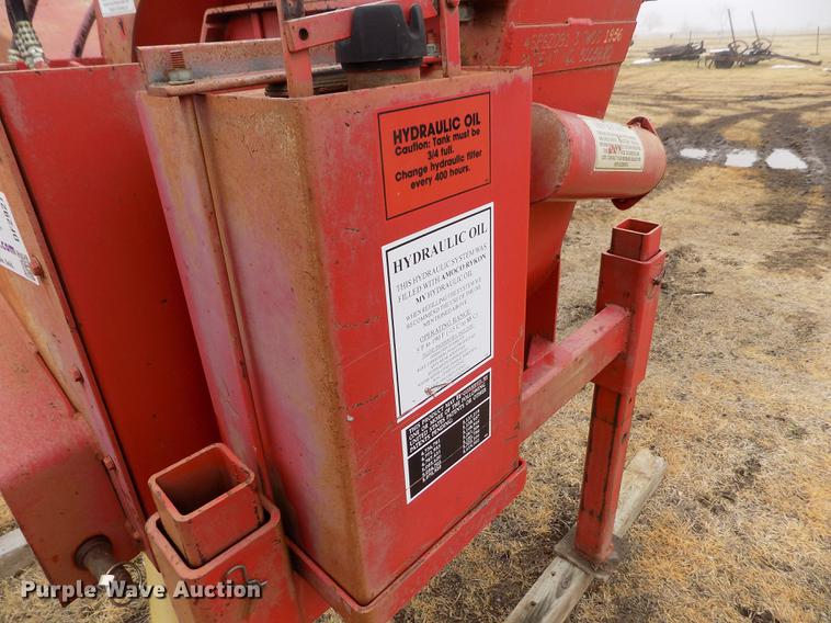 image for item DF2927 Morbark 2070 wood chipper