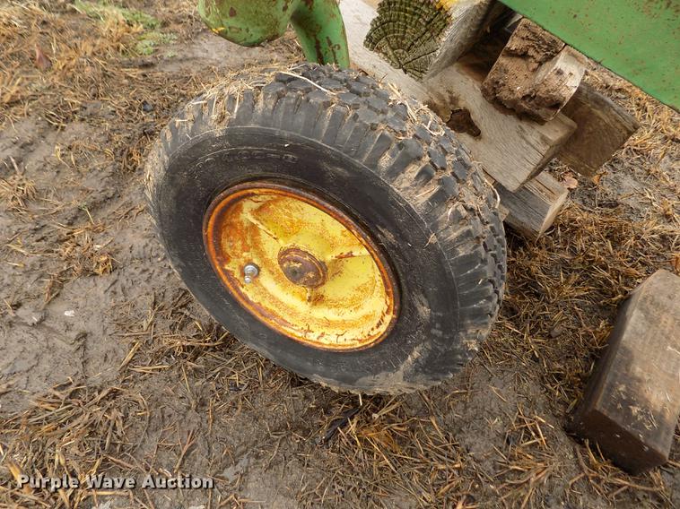 image for item DF2928 John Deere 940-02 land planer