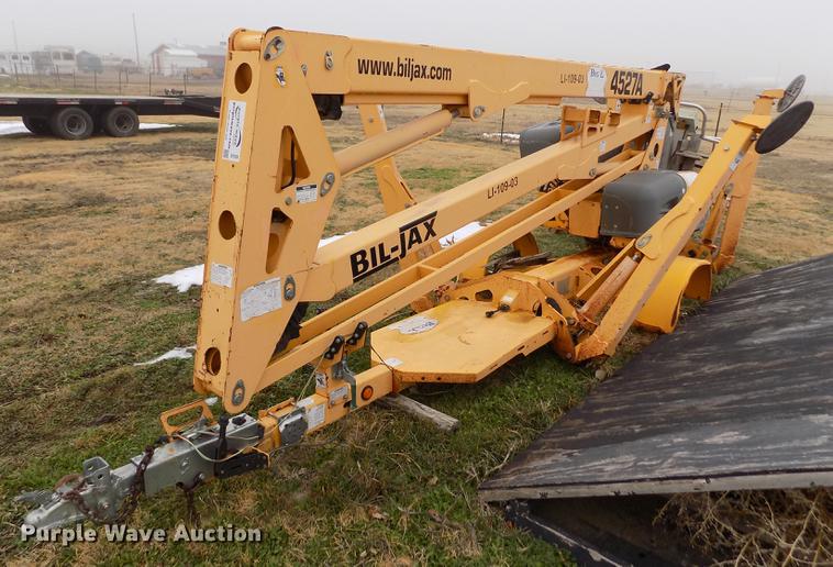 image for item DF2931 2006 Biljax 4527A boom lift