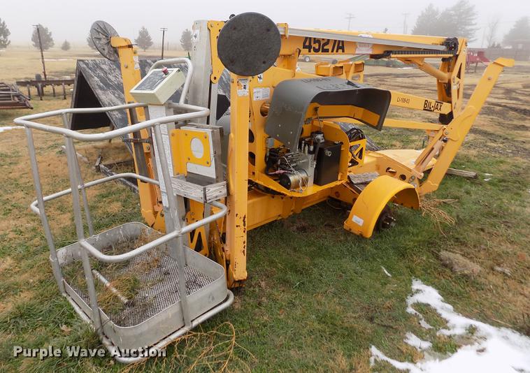 image for item DF2931 2006 Biljax 4527A boom lift