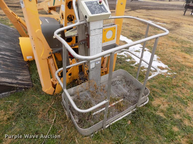 image for item DF2931 2006 Biljax 4527A boom lift