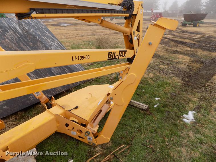 image for item DF2931 2006 Biljax 4527A boom lift