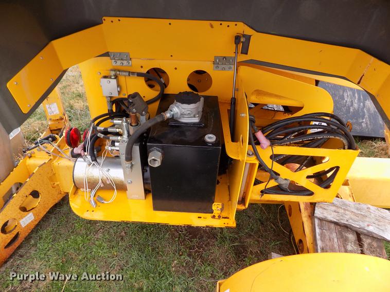 image for item DF2931 2006 Biljax 4527A boom lift