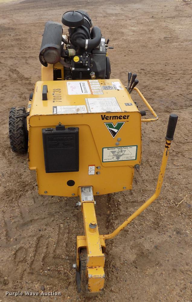 image for item DF2935 2007 Vermeer SC252 stump grinder