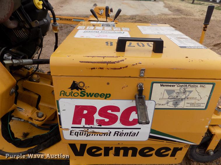 image for item DF2935 2007 Vermeer SC252 stump grinder