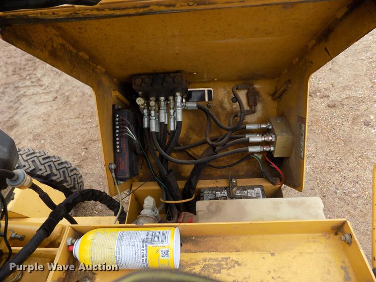 image for item DF2935 2007 Vermeer SC252 stump grinder