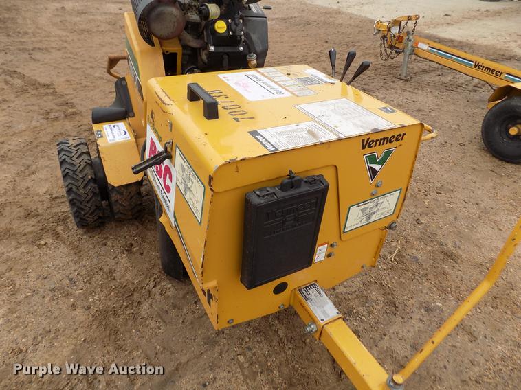 image for item DF2935 2007 Vermeer SC252 stump grinder