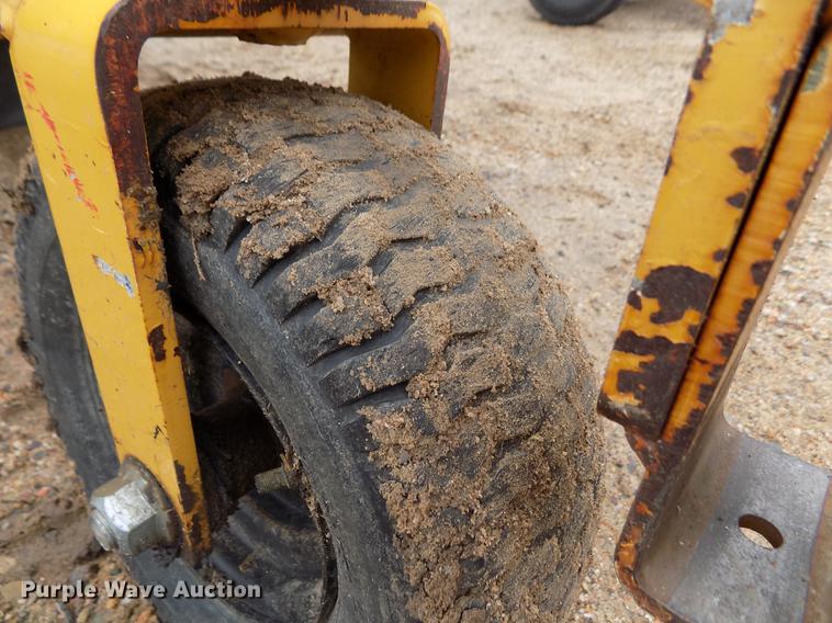 image for item DF2935 2007 Vermeer SC252 stump grinder