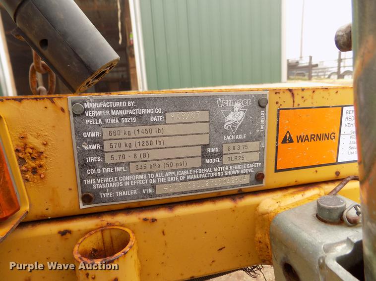 image for item DF2935 2007 Vermeer SC252 stump grinder