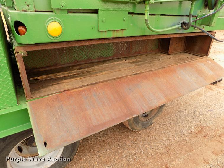 image for item DF2936 1981 CLSS utility trailer