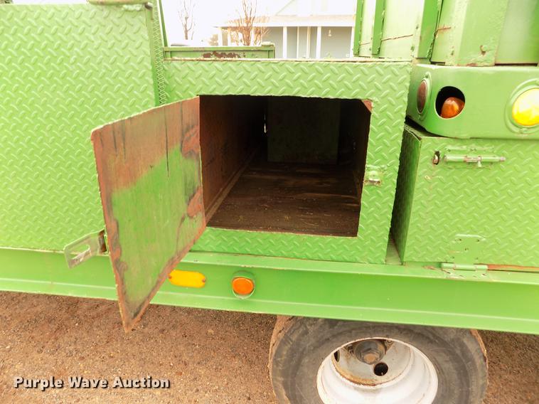 image for item DF2936 1981 CLSS utility trailer