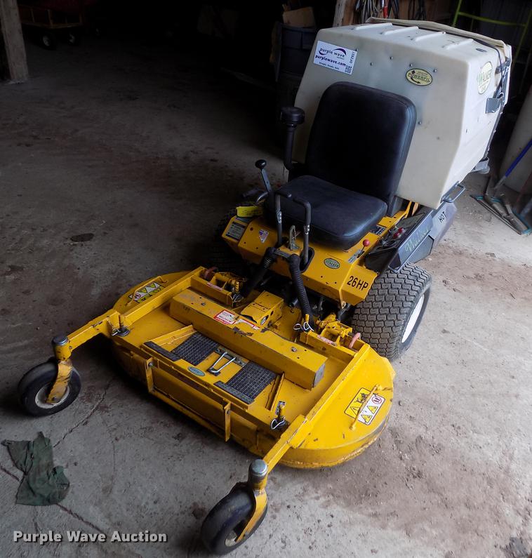 image for item DF2937 2004 Walker MTGHS ZTR lawn mower