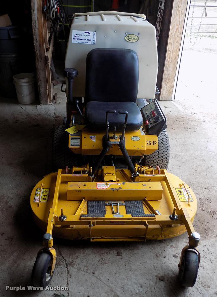image for item DF2937 2004 Walker MTGHS ZTR lawn mower