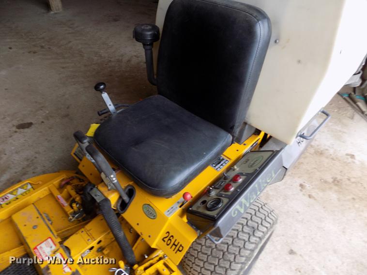 image for item DF2937 2004 Walker MTGHS ZTR lawn mower