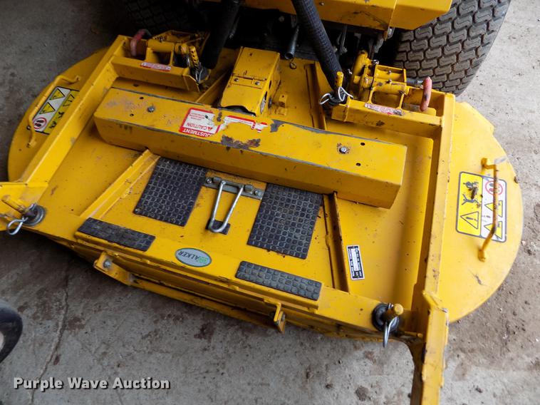 image for item DF2937 2004 Walker MTGHS ZTR lawn mower
