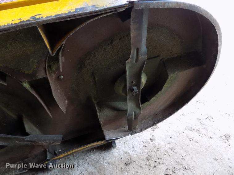 image for item DF2937 2004 Walker MTGHS ZTR lawn mower