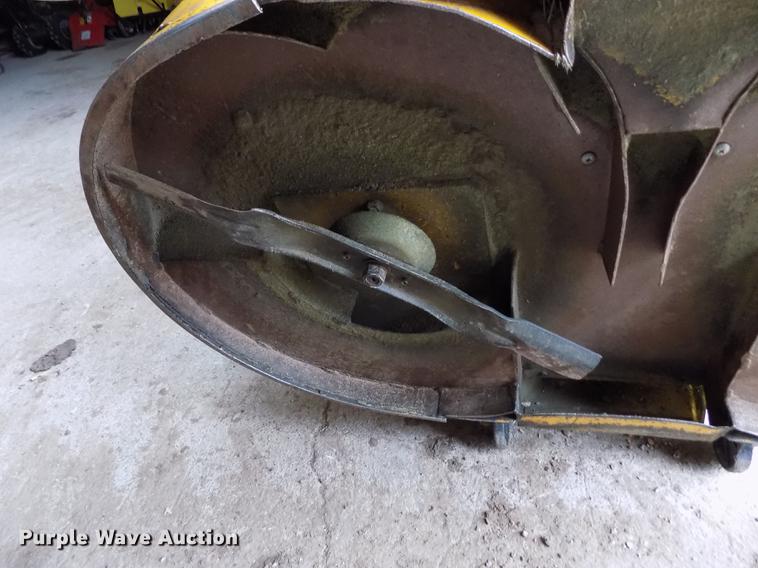 image for item DF2937 2004 Walker MTGHS ZTR lawn mower