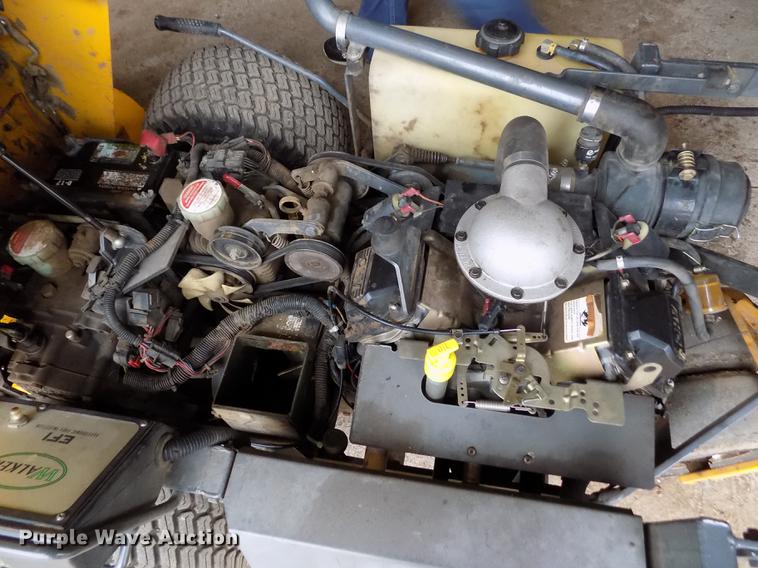 image for item DF2937 2004 Walker MTGHS ZTR lawn mower