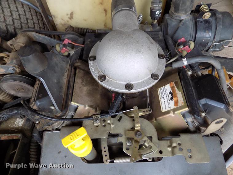 image for item DF2937 2004 Walker MTGHS ZTR lawn mower