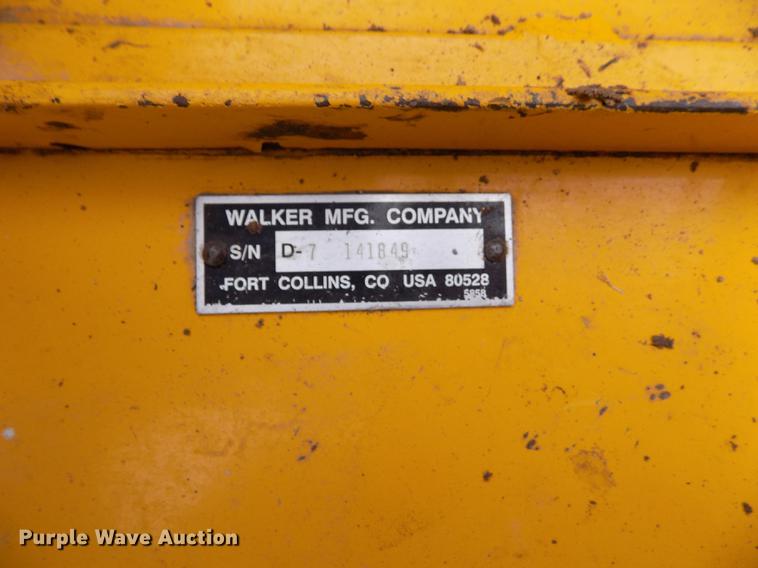 image for item DF2937 2004 Walker MTGHS ZTR lawn mower