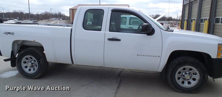 image for item DF7095 2008 Chevrolet Silverado 1500 Ext. Cab pickup truck