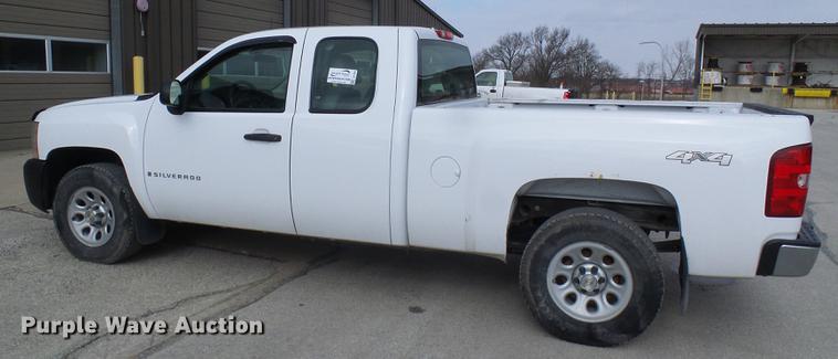 image for item DF7095 2008 Chevrolet Silverado 1500 Ext. Cab pickup truck