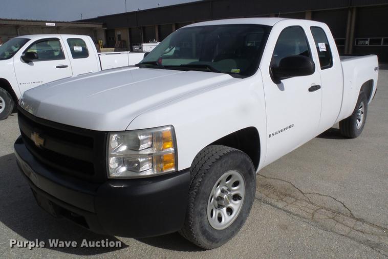 image for item DF7096 2008 Chevrolet Silverado 1500 Ext. Cab pickup truck