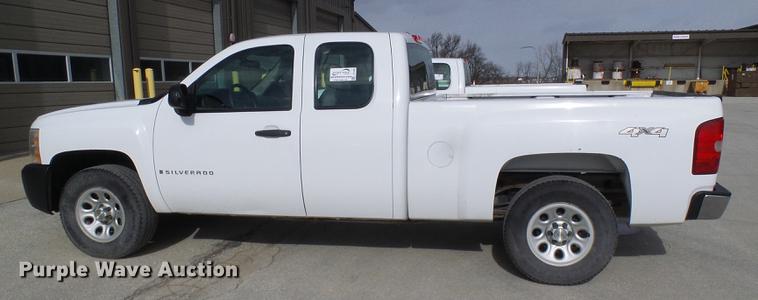 image for item DF7096 2008 Chevrolet Silverado 1500 Ext. Cab pickup truck